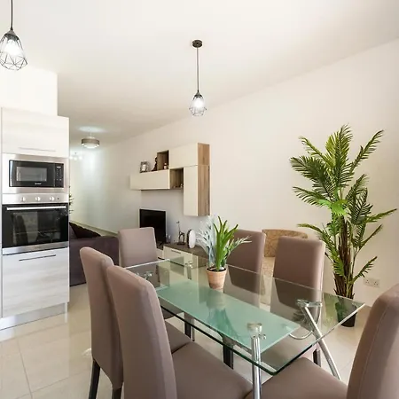 Appartement Charming, Comfortable In The Centre W/wifi By 360 Estates Hamrun
