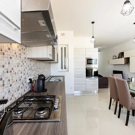 Charming, Comfortable In The Centre W/wifi By 360 Estates Hamrun